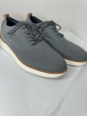 Vilocy Men's Grey Mesh Casual Dress sneaker With Brown Leather Accents Size 10.5